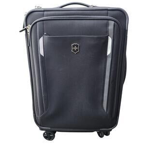 Victorinox Werks Traveler 5.0 Luggage Dual Caster Spinner Carry-on